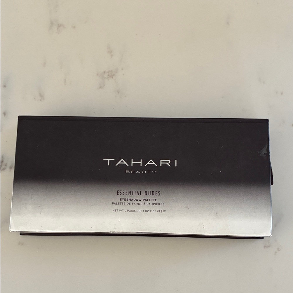 Tahari Beauty Essential Nudes Eyeshadow Palette in Black and Gray
